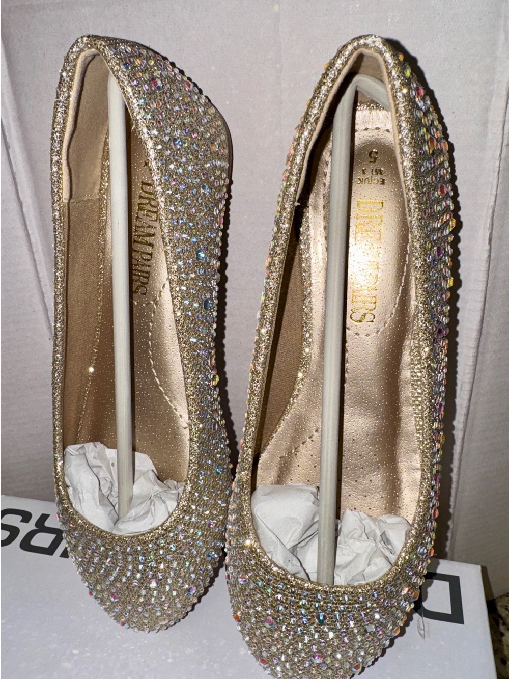 Dream Pairs Gold Rhinestone Embellished Women's Flats Size 5 NIB Sole Shine